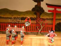 Кабуки в наши дни В современной Японии кабуки остаётся довольно популярным жа...
