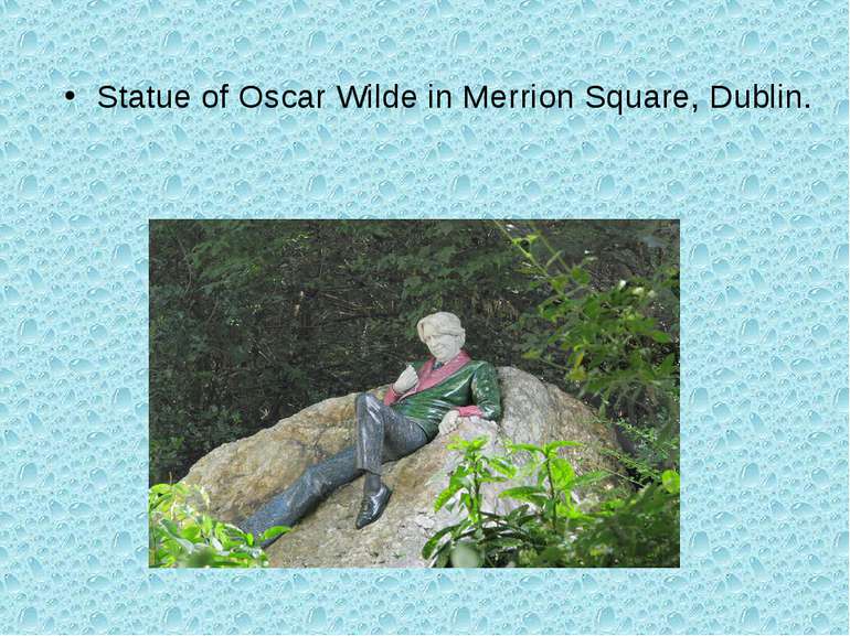 Statue of Oscar Wilde in Merrion Square, Dublin.