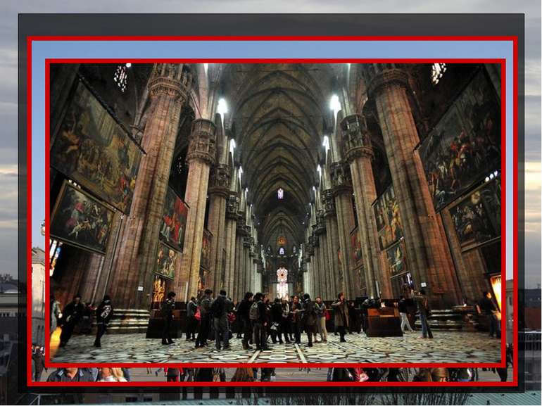 Виключно великий і складний готичний собор на головній площі Мілана є одним з...
