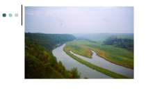 Річка Збруч, що розділяла західну і східну частини України